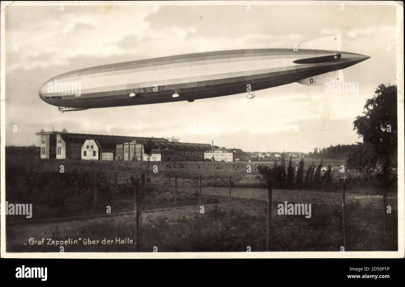 Luftschiff Graf Zeppelin über der Luftschiffhalle, LZ 127 Stockfoto