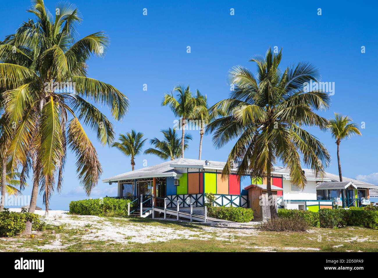 Bahamas, Abaco Islands, Great Abaco, Beach at Treasure Cay, Coco's Beach Bar Stockfoto