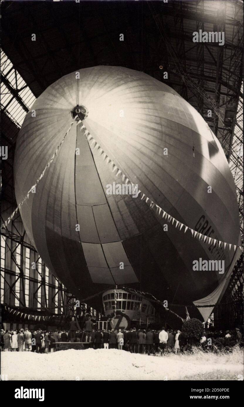 Graf Zeppelin in der Luftschiffhalle, LZ 127, Feierlichkeiten, Besucher weltweit Stockfoto
