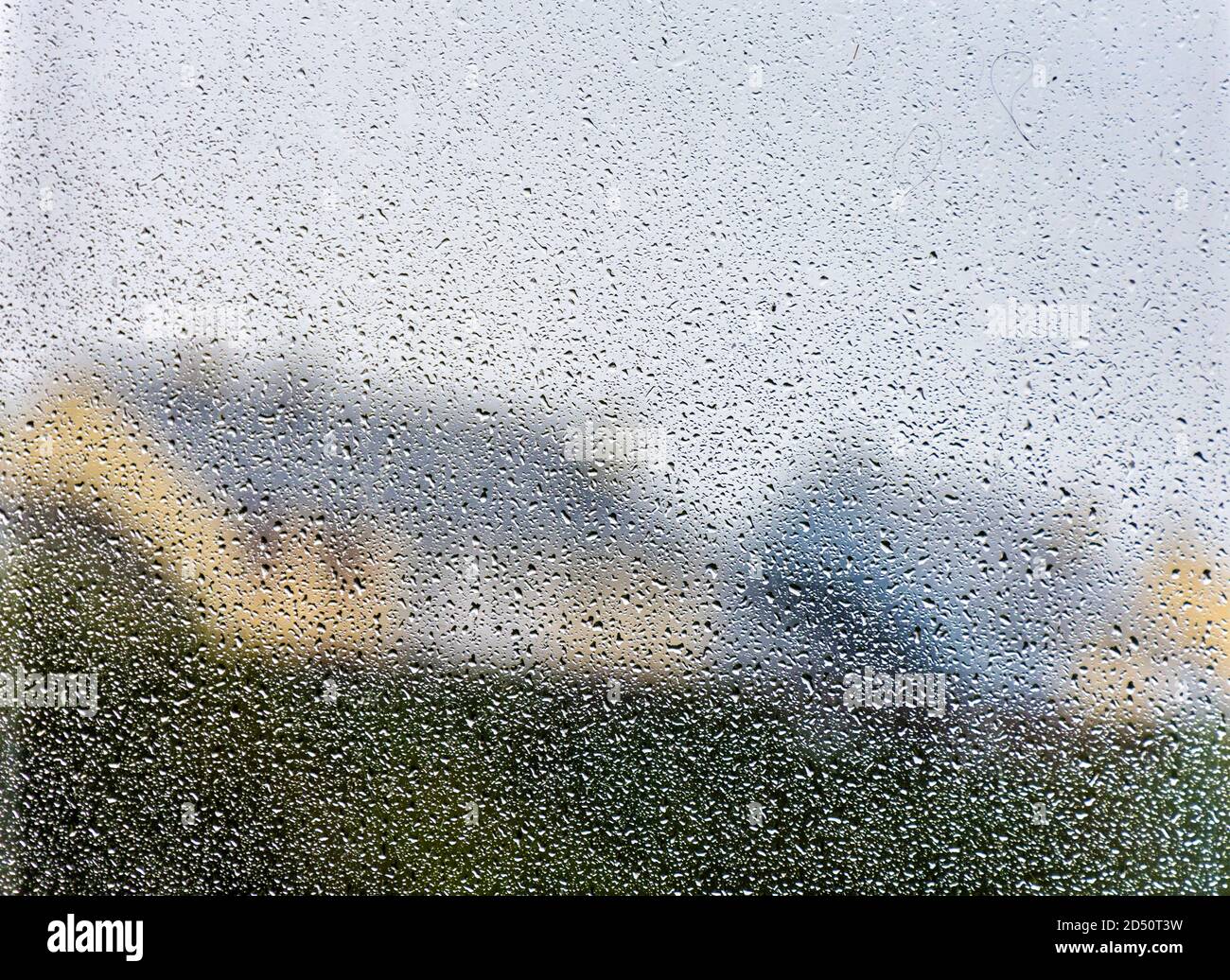 Irisches Wetter, Niederschlag auf einem Fenster, Ardara, County Donegal, Irland Stockfoto