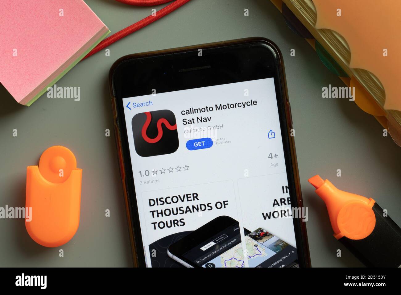 New York, USA - 29. September 2020: Cimoto Motorrad-Nav-App-Logo auf Handy-Bildschirm Nahaufnahme, illustrative Editorial Stockfoto