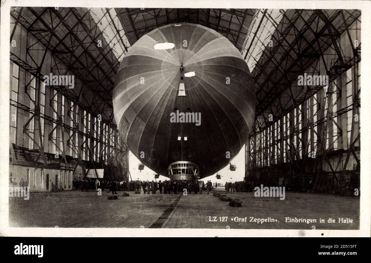 LZ 127, Graf Zeppelin, Einbringen in die Halle, Luftschiff Stockfoto