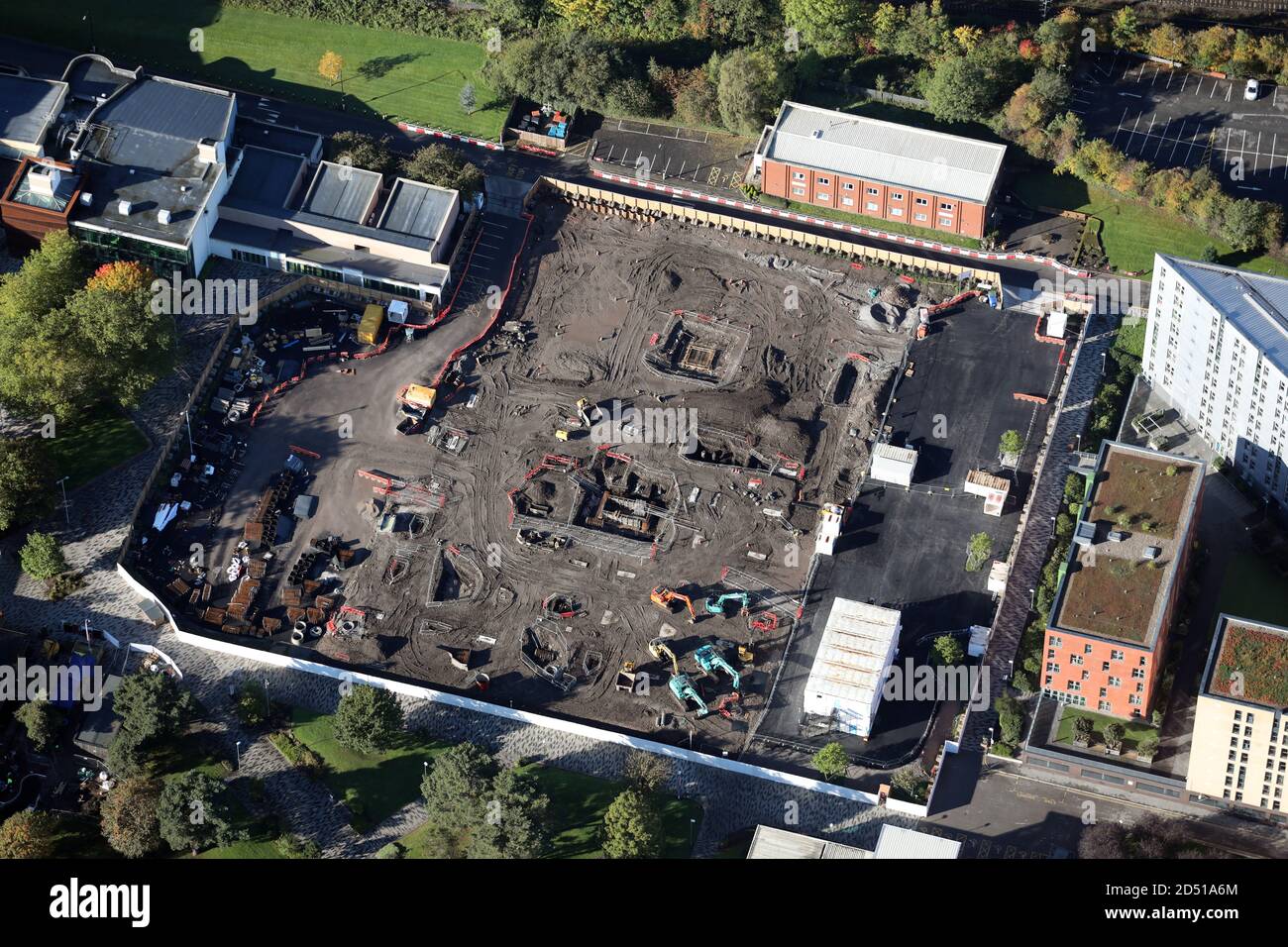 Luftaufnahme eines im Bau befindlichen Neubaus an der Universität von Salford im Großraum Manchester, Großbritannien Stockfoto