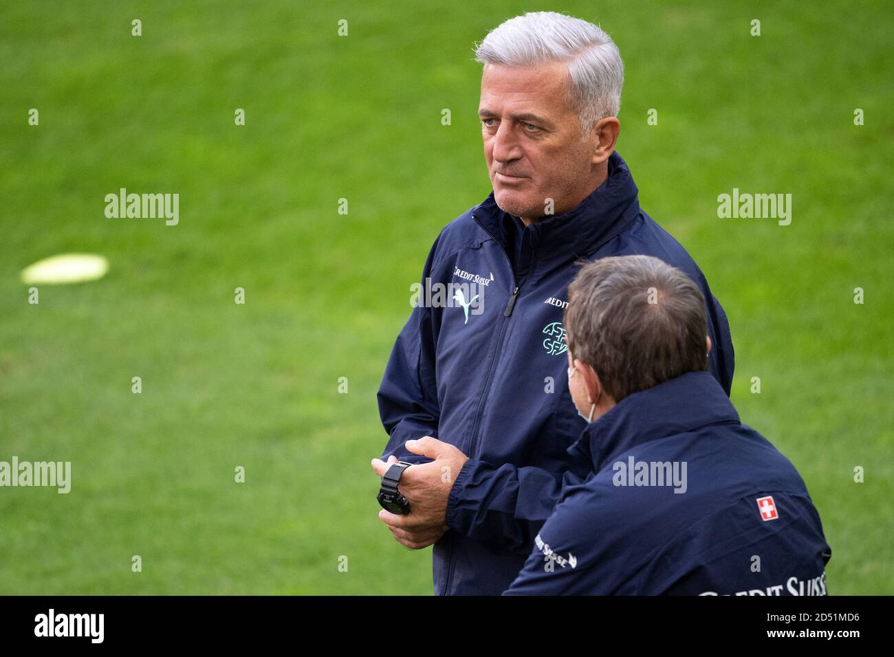 Köln, Deutschland. Oktober 2020. Fußball: Nationalmannschaft, vor dem  Nationenliga-Spiel Deutschland - Schweiz. Der Schweizer Trainer Vladimir  Petkovic beim Abschlusstraining seines Teams. Quelle: Federico  Gambarini/dpa/Alamy Live News Stockfotografie ...