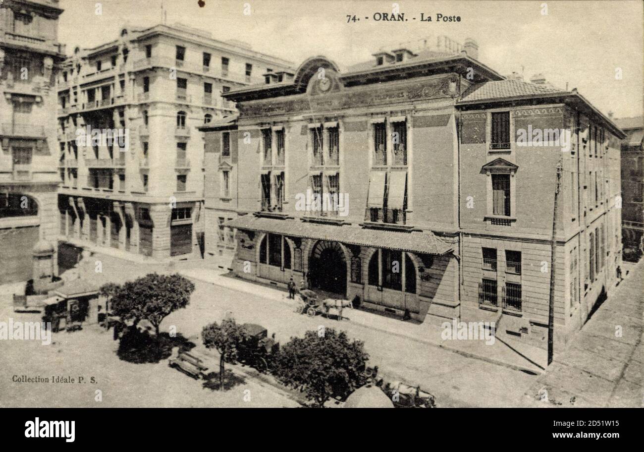 Oran in Algerien, Blick auf das Postamt, Pferdekutsche am Eingang Stockfoto