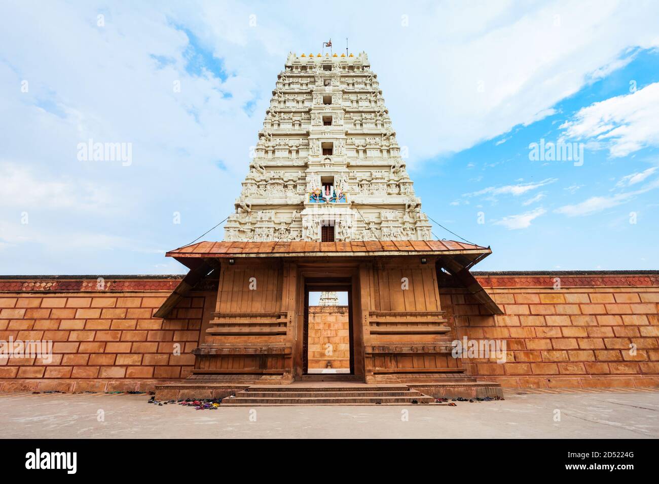 Der Shree Rangnath Ji Temple ist ein hindutempel in Vrindavan in der Nähe der Stadt Mathura im indischen Bundesstaat Uttar Pradesh Stockfoto