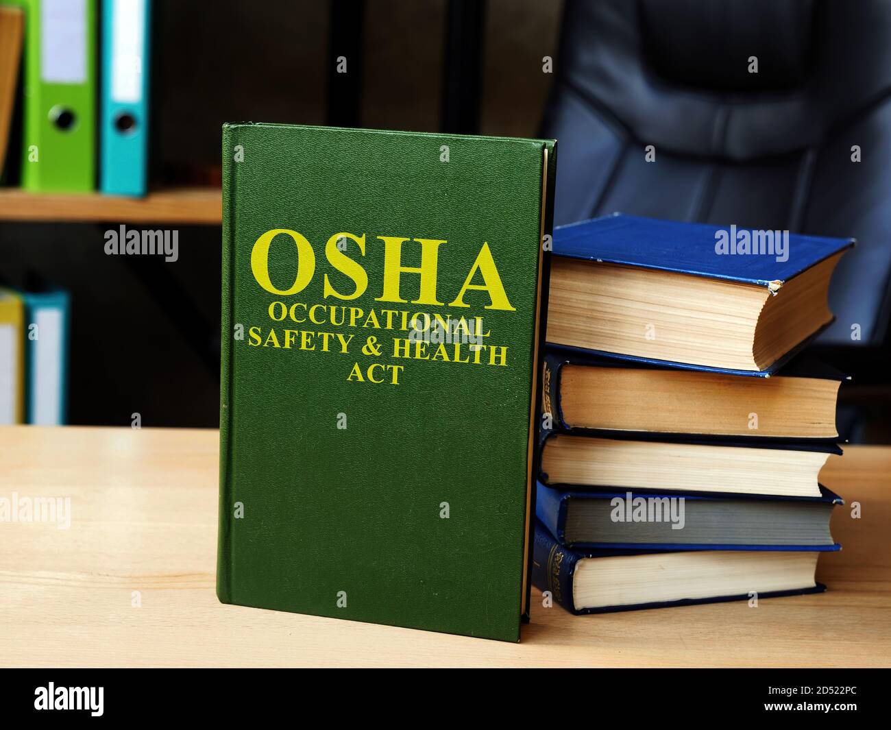 Arbeitsschutzgesetz OSHA Buch und Stapel von Gesetzen. Stockfoto