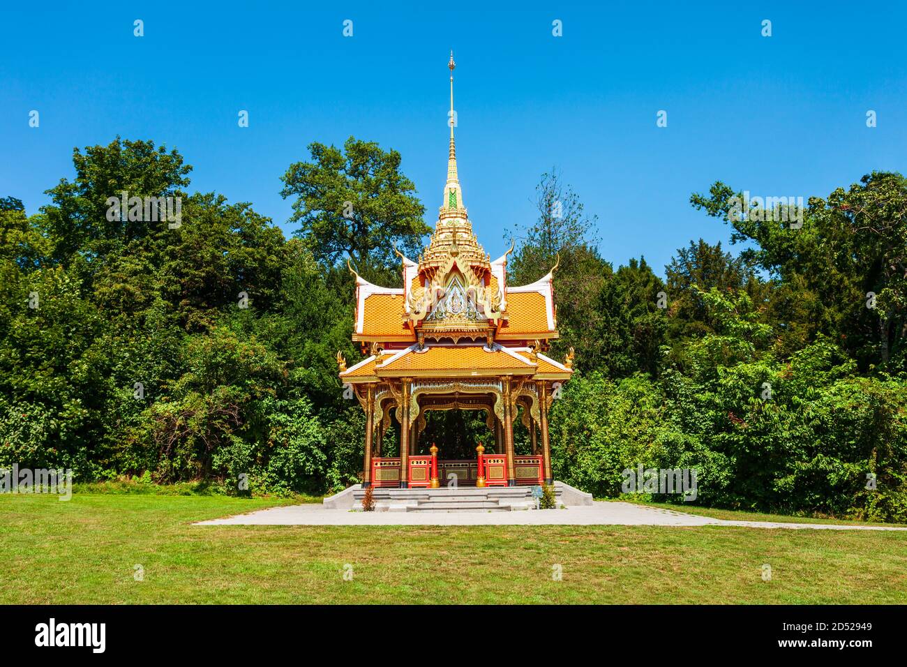 Thai Pavilion oder Pavillon Thailandais ist eine buddhistische Pagode  Tempel in Thailand Stil in der Stadt Lausanne in der Schweiz  Stockfotografie - Alamy