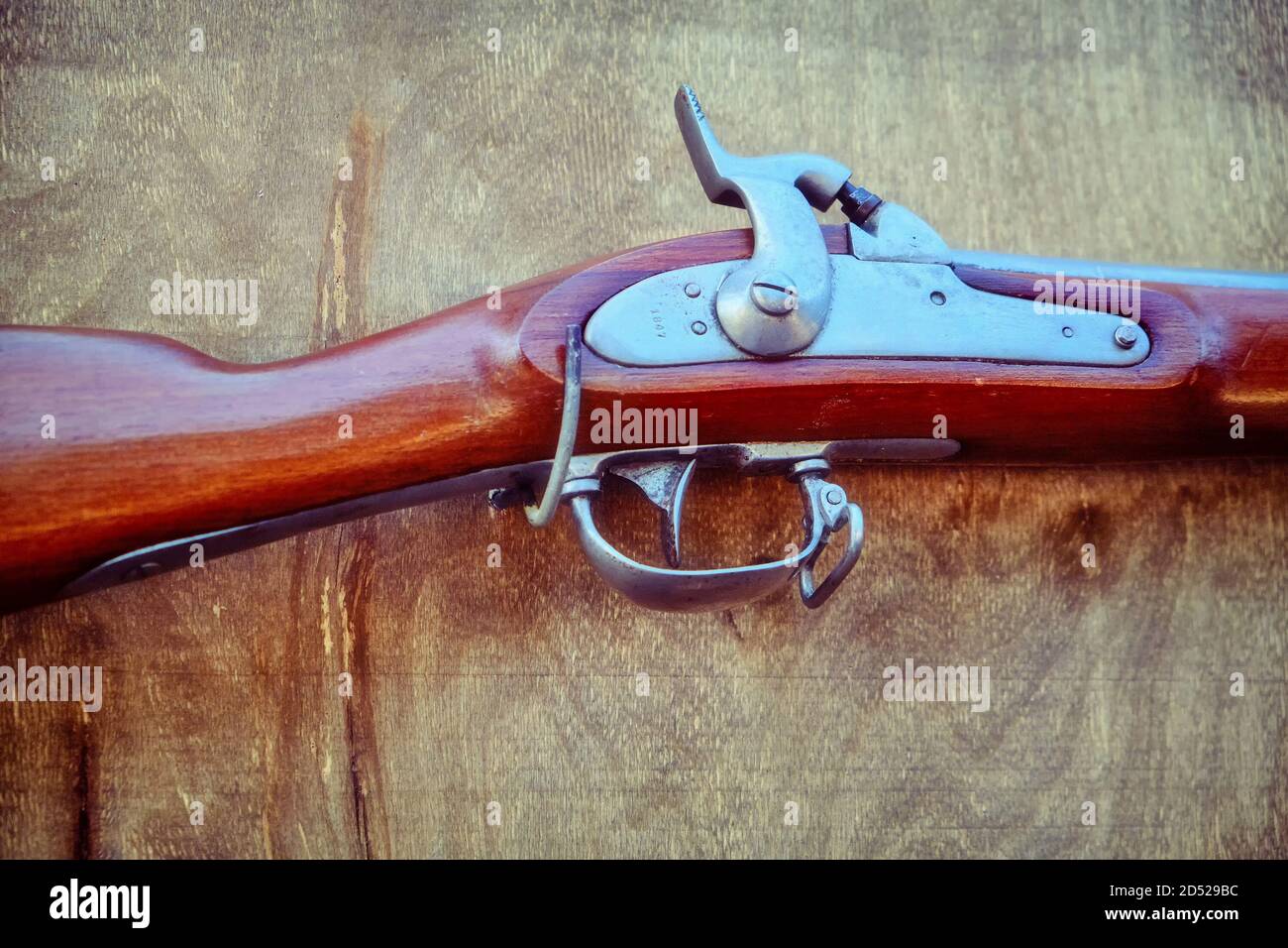 Vintage amerikanische Stoßgewehr vor dem Bürgerkrieg, Nahaufnahme. Schlagzeuggewehr U.S. Springfield, 1847. Stockfoto