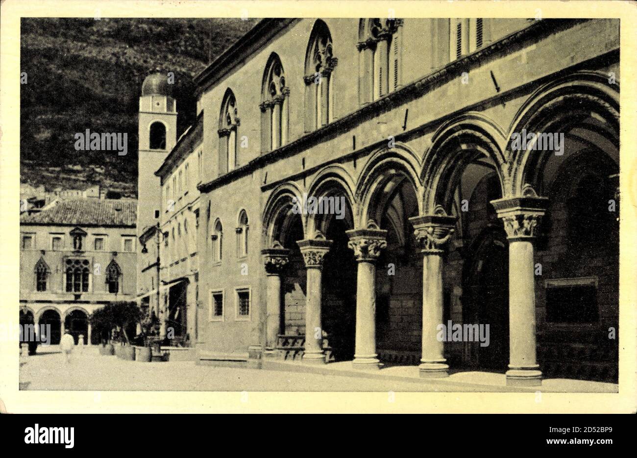 Dubrovnik Kroatien, Arkaden, Kirchturm, großes Gebäude weltweit im Einsatz Stockfoto