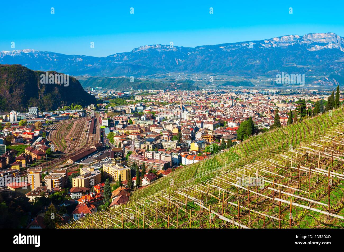Bozen Antenne Panoramablick. Bozen ist die Hauptstadt der Provinz Südtirol in Norditalien. Stockfoto