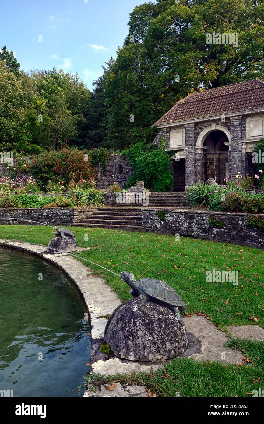 Schildkrötenwasserfall, versunkener Garten, rund, oval, Gärten, Heywood Gardens, Garten, formelles Design, Architekt, Sir Edwin Lutyens, Ballinakill, Laois, Irland, RM Stockfoto