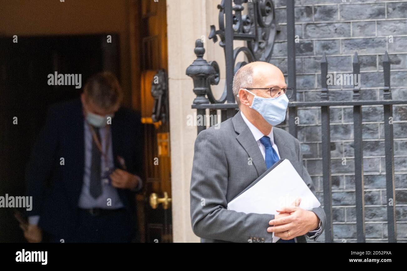 London, Großbritannien. Oktober 2020. Prof. Stephen Powis, nationaler medizinischer Direktor des NHS England verlässt 10 Downing Street London UK Credit: Ian Davidson/Alamy Live News Stockfoto