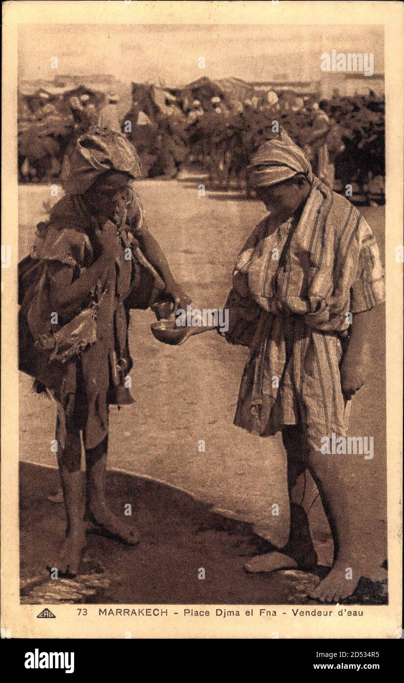 Marrakesch Marokko, Place Djma el Fna, Vendeur deau, Wasserhändler - weltweite Nutzung Stockfoto