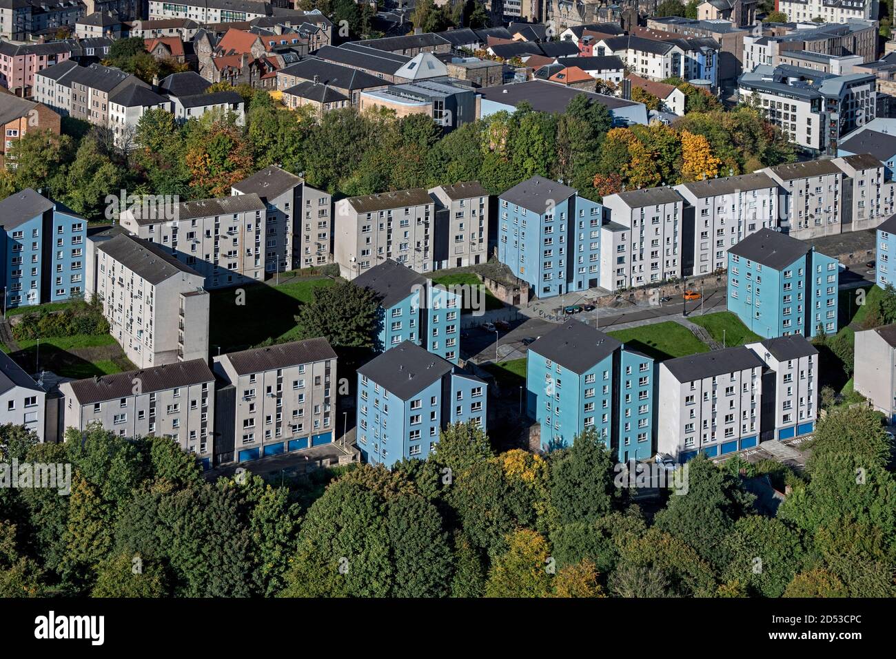 Dumbiedykes Wohnsiedlung von Salisbury Crags aus gesehen, Edinburgh, Schottland, Großbritannien. Stockfoto