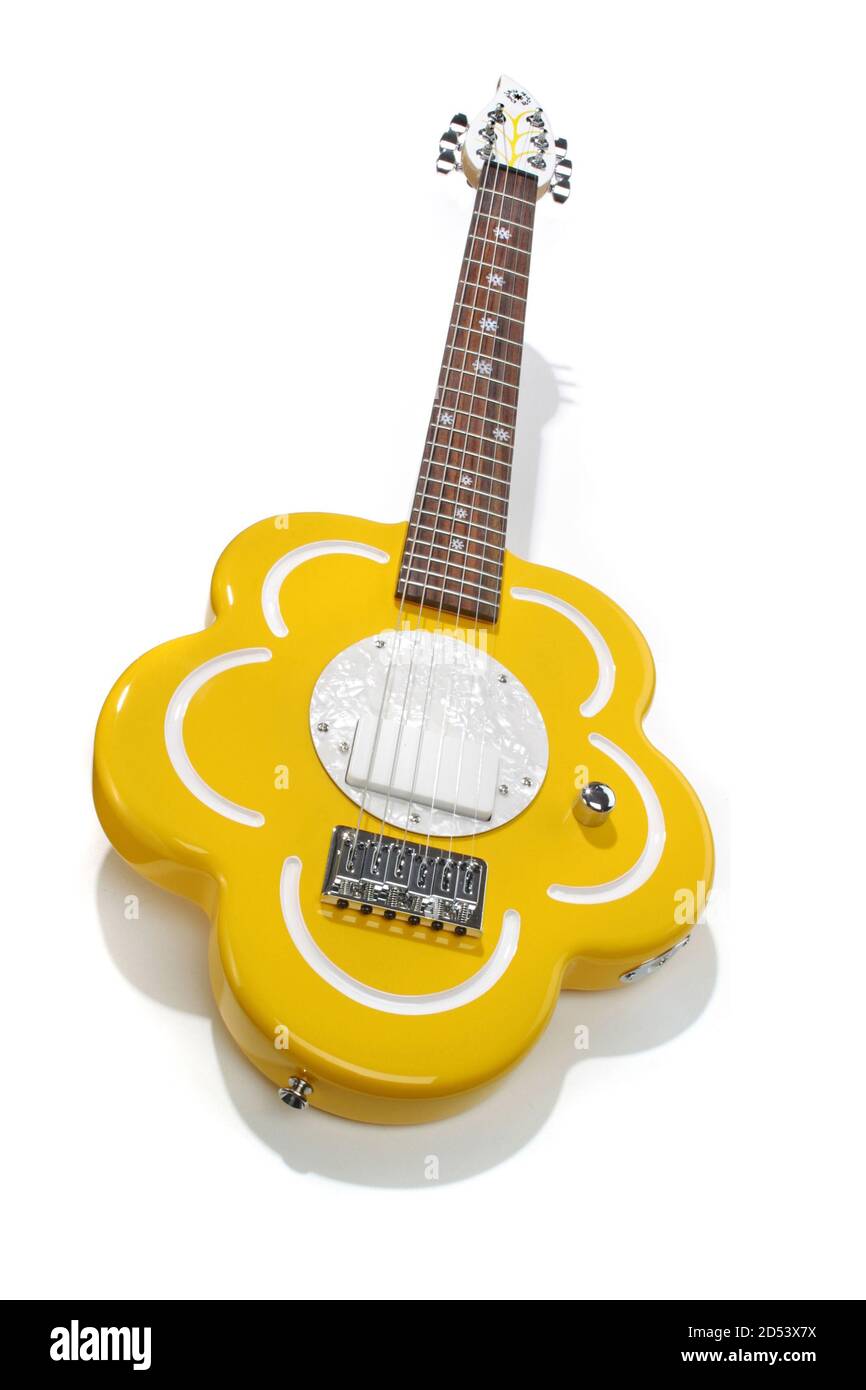 Abgewinkelte Ansicht einer Daisy Rock Debutante Daisy E-Gitarre Fotografiert auf weißem Hintergrund Stockfoto