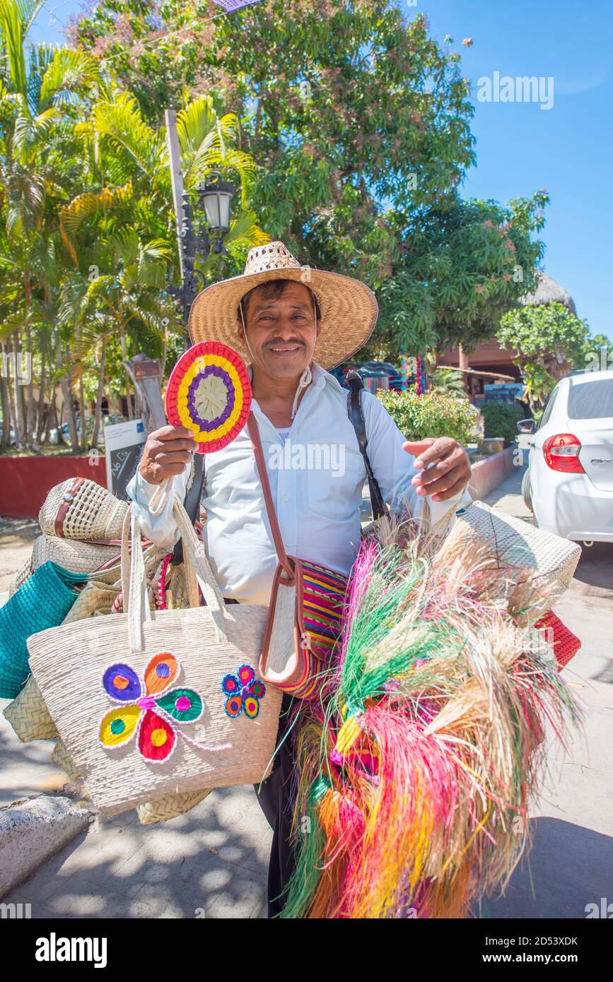 Bunte glücklich mexikanischen Verkäufer in den Straßen von San Pancho, San Fransisco, Nayarit, Mexiko. Stockfoto