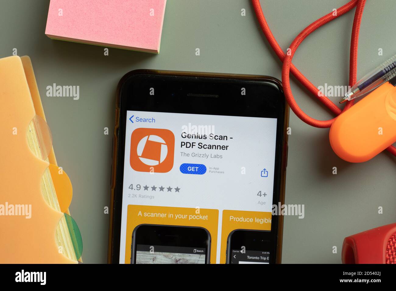 New York, USA - 28. September 2020: Genius Scan PDF Scanner mobile App Logo auf Handy-Bildschirm Nahaufnahme, illustrative Editorial Stockfoto