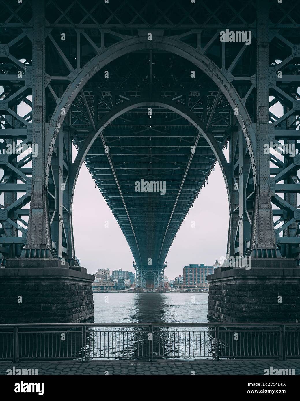Unter der Williamsburg Bridge, in Manhattan, New York City Stockfoto