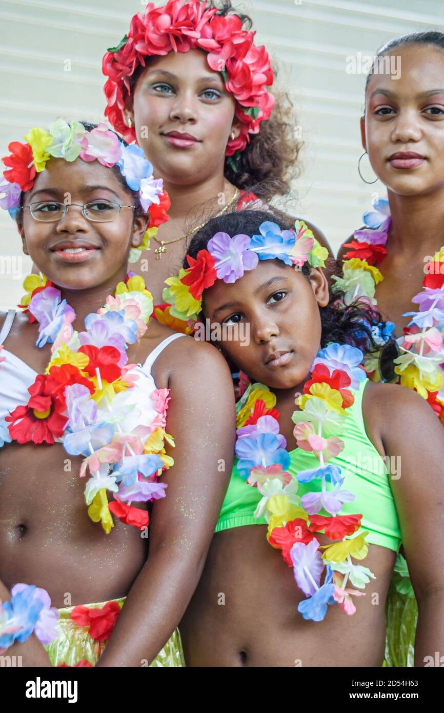 Florida Ft. Fort Lauderdale Caribbean Mardi Gras Junior Karneval, handgefertigte handgefertigte Parade Kostüme Kostüm Outfit Outfits, Frau weiblichen Teenageralter Stockfoto