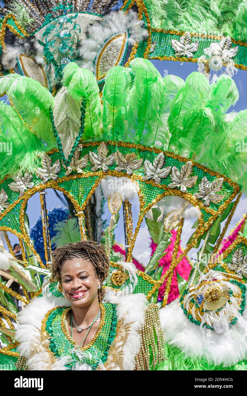 Miami Florida, Homestead Miami Carnival, Caribbean Mardi Gras Masqueraders Festival, schwarze afrikanische Frau weibliche Einwanderer Kostüm Kostüme Outfit handmad Stockfoto