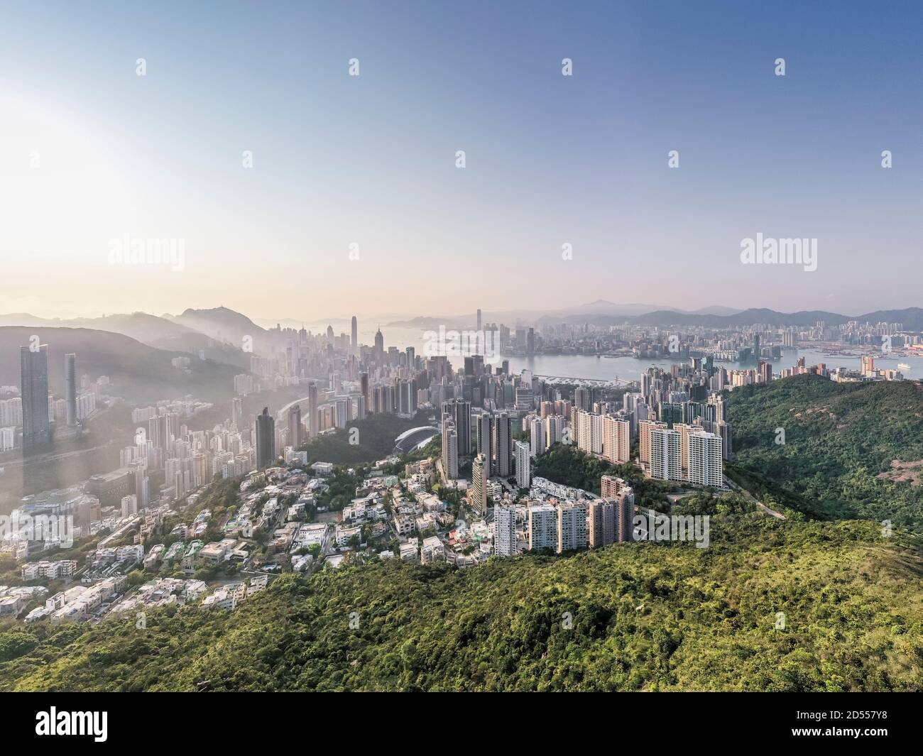 Blick über die Skyline von Hongkong vom Jardines Lookout, in der Nähe von Mt Butler auf Hong Kong Island. Stockfoto