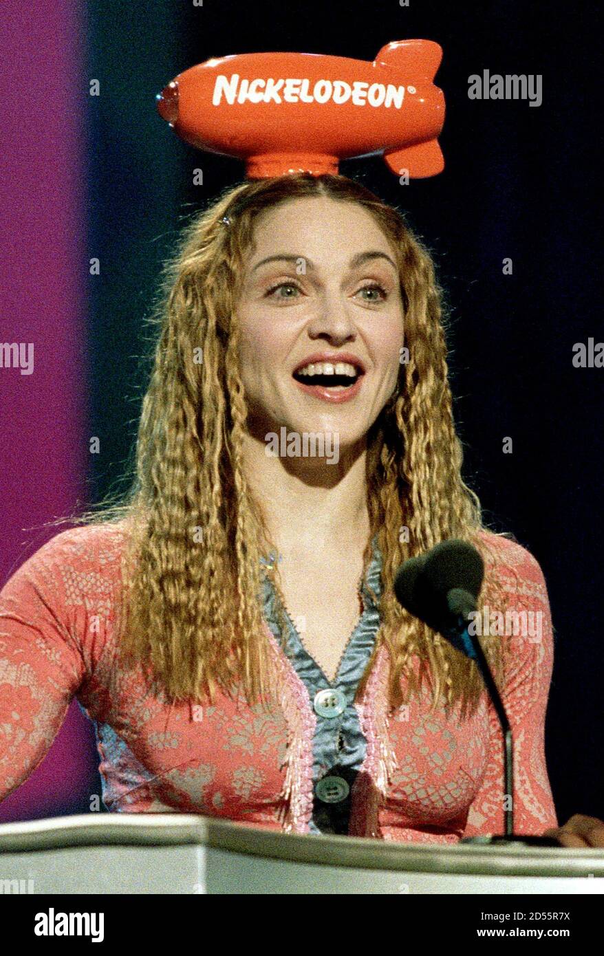 Nickelodeon Kids Choice Award Lieblings Tv Schauspieler Sängerin und Schauspielerin Madonna gleicht ein Nickelodeon Kids Choice