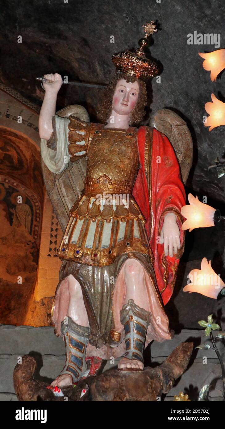 Monticchio – Statua di San Michele Arcangelo Stockfoto
