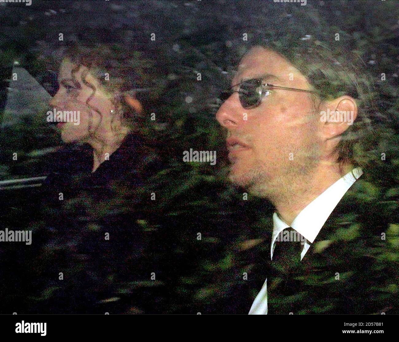 Tom Cruise und Nicole Kidman, die Ehemann- und Ehefrau-Stars von Stanley  Kubricks Abschlussfilm "Eyes Wide Shut", treffen am 12. März zur Beerdigung  des Hollywood-Regisseurs ein. Kubrick fertig Schnitt den Film, der, wird