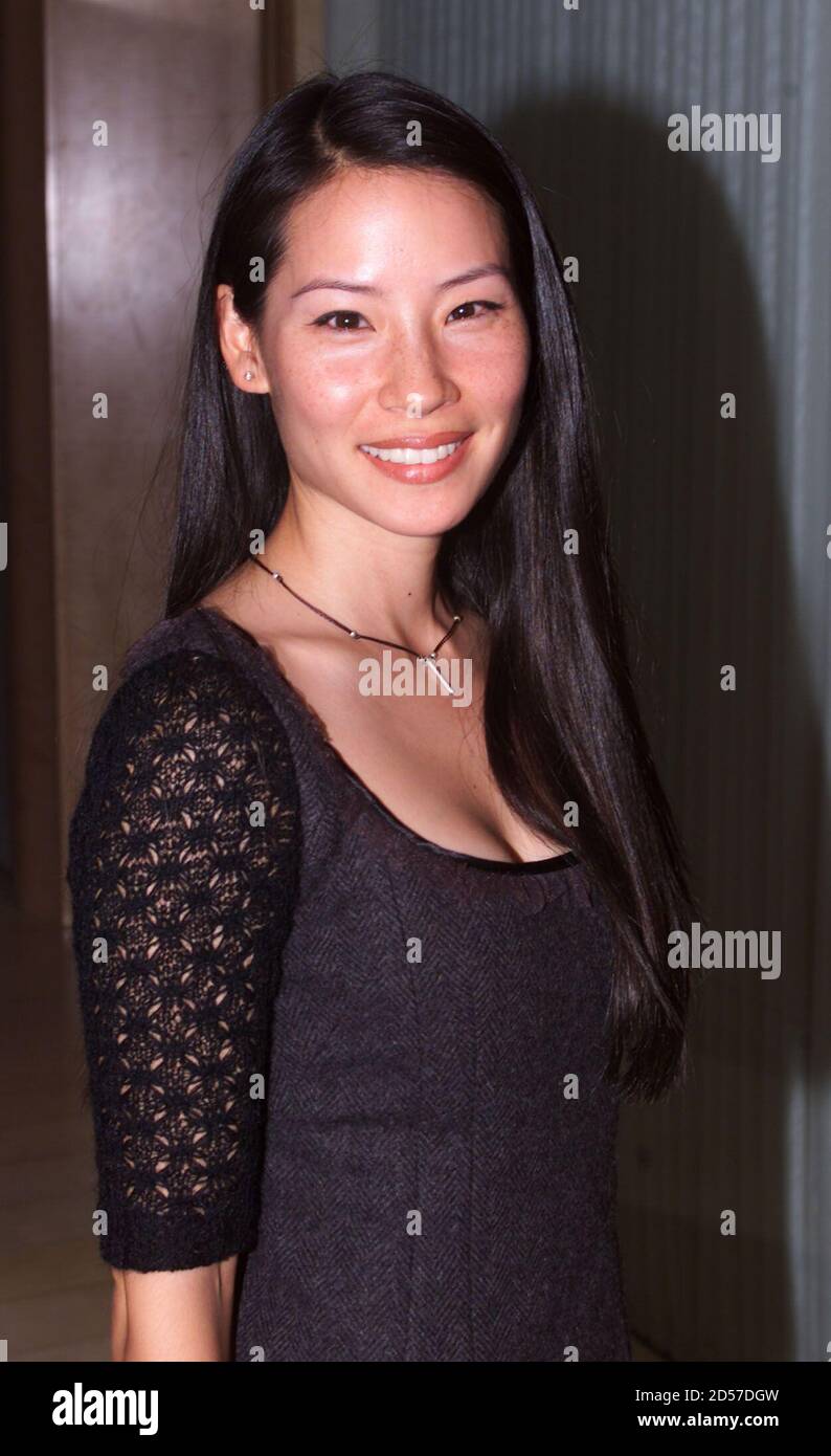 Schauspielerin Lucy Liu posiert für die Fotografen bei einem Empfang für Primetime Emmy