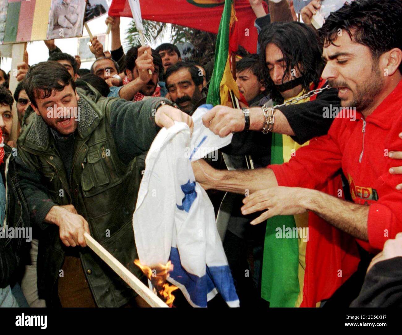 Supporters Of Kurdish Leader Abdullah Ocalan Stockfotos Und Bilder Kaufen Alamy
