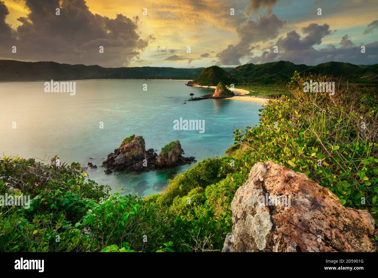 Luftaufnahme von Kuta Bay, Mandalika, Lombok, Indonesien Stockfoto