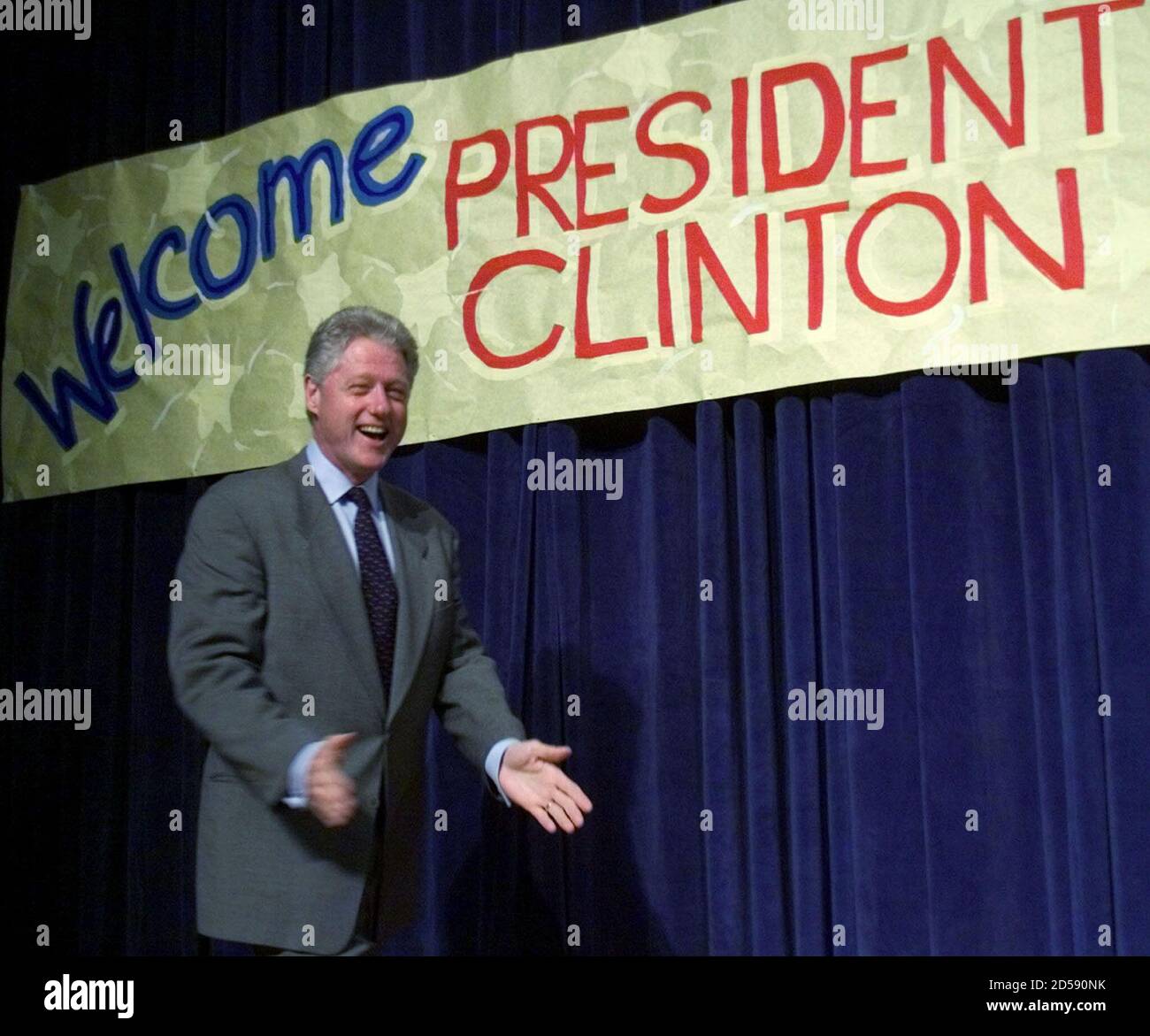 USPräsident Bill Clinton kommt am 16. Juli an der Amos Hiatt Middle