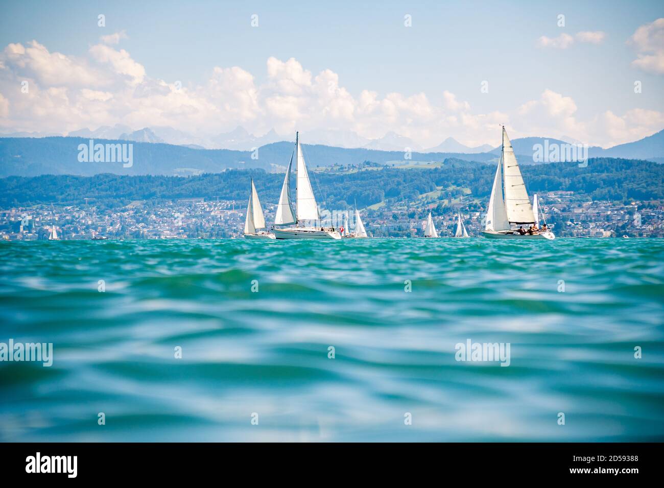 Zurich lake zurich boat -Fotos und -Bildmaterial in hoher Auflösung – Alamy