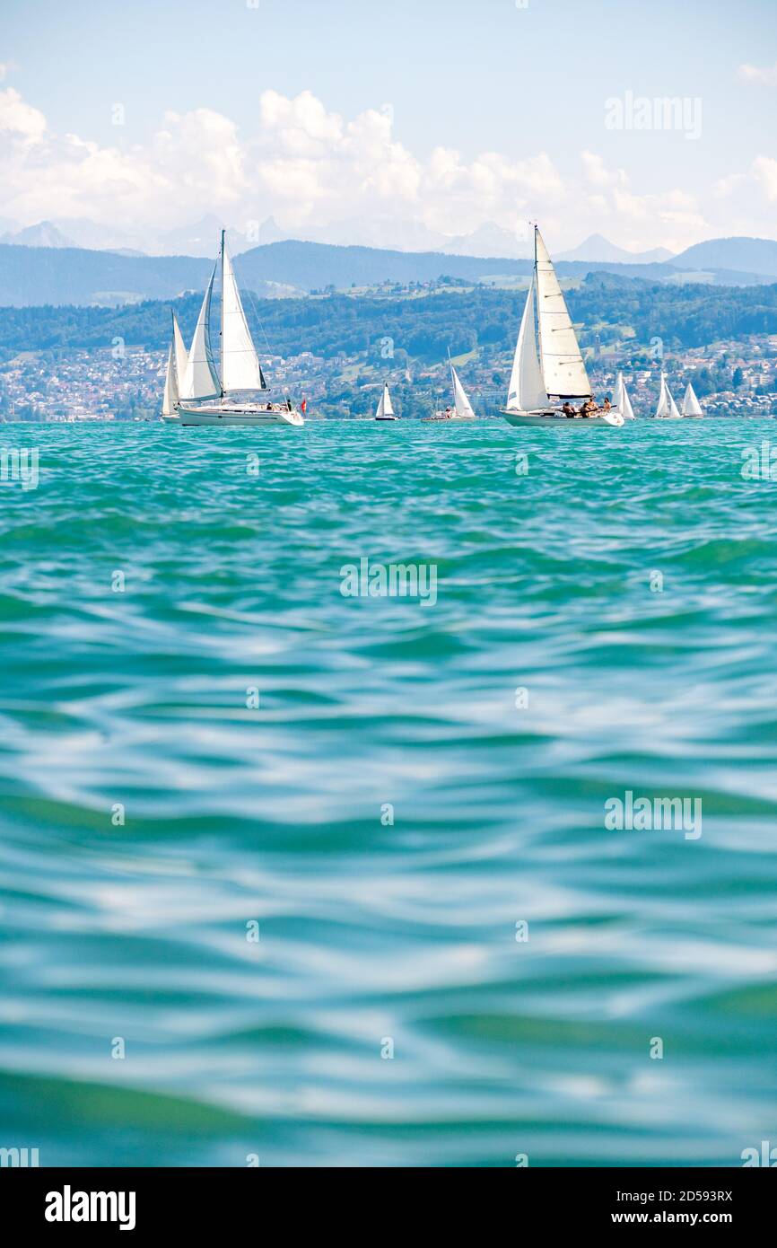 Lake zurich boat -Fotos und -Bildmaterial in hoher Auflösung – Alamy