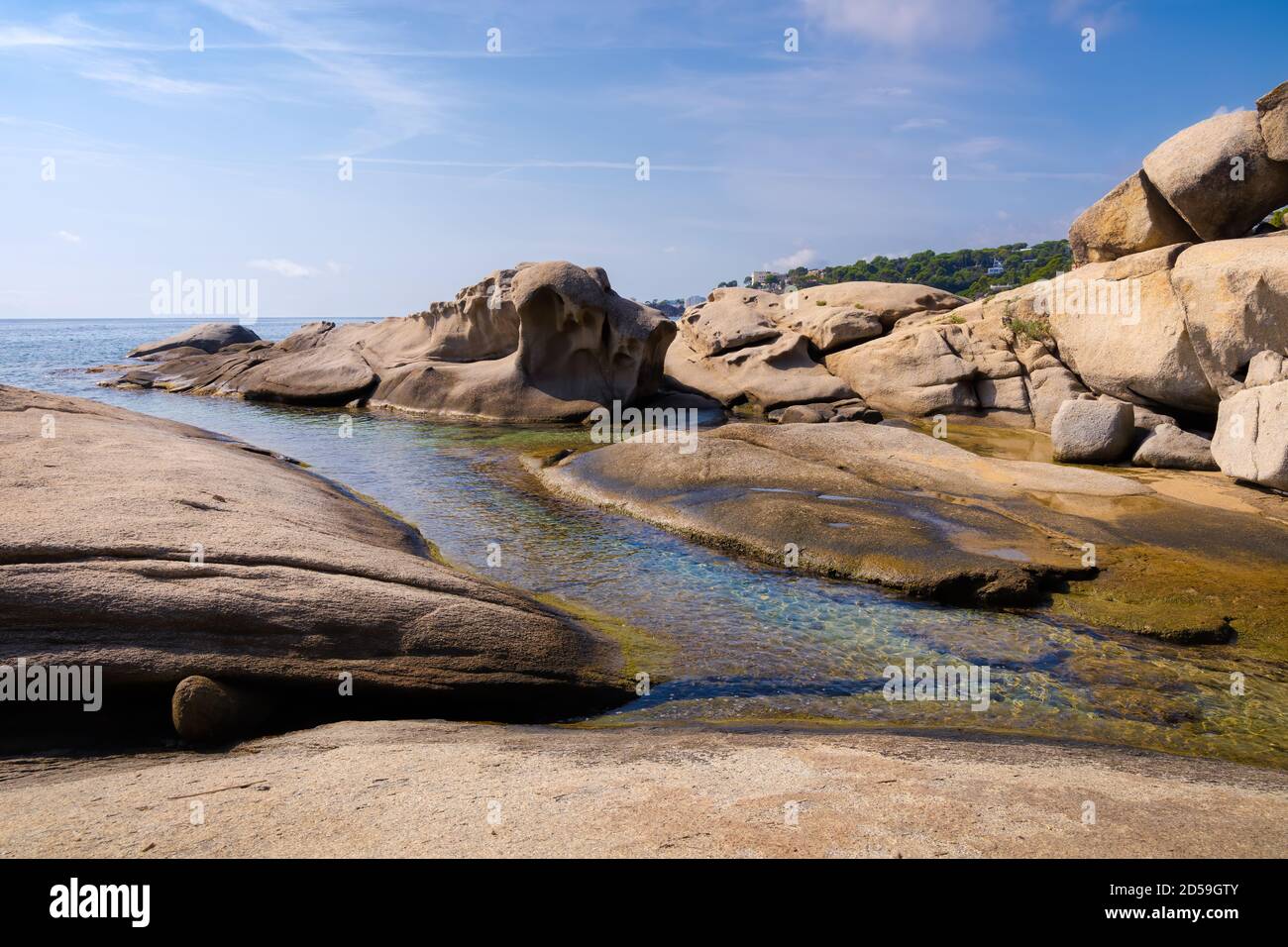 Spektakuläre skulpturale Formen haben die Felsen an der Spitze der Roques Flugzeuge an der Costa Brava, Katalonien, Spanien Stockfoto
