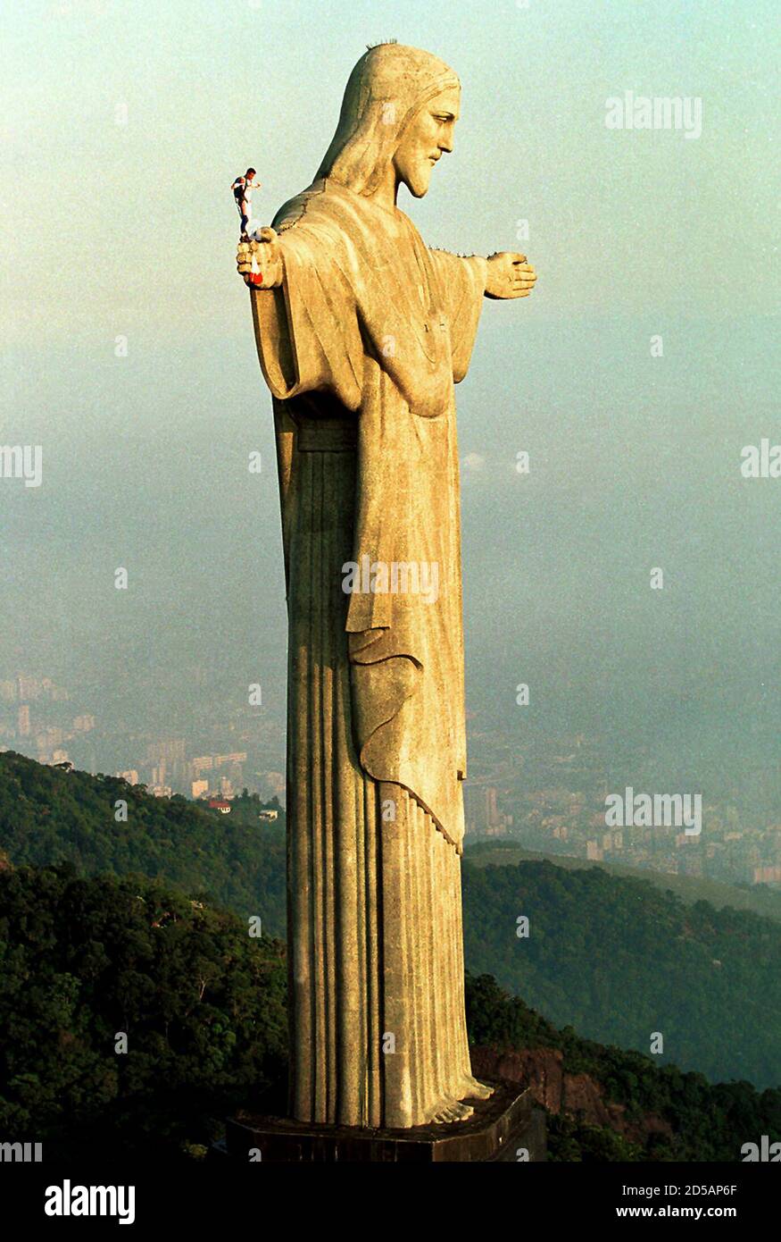 Der österreichische Fallschirmjäger Felix Baumgartner, 30 Jahre alt