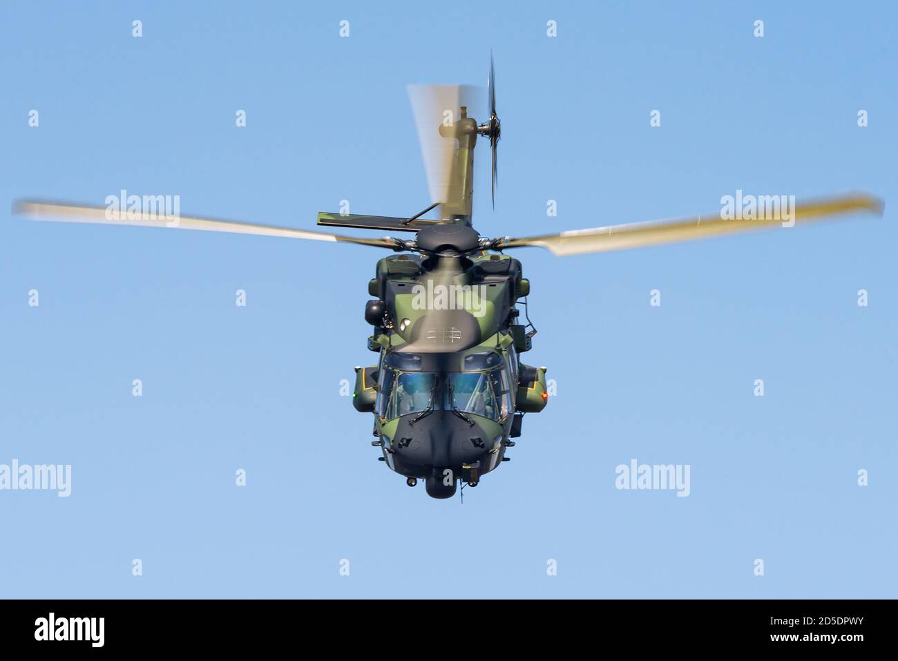 Ein taktischer Transporthubschrauber der finnischen Armee beim Royal International Air Tattoo (RIAT). Stockfoto