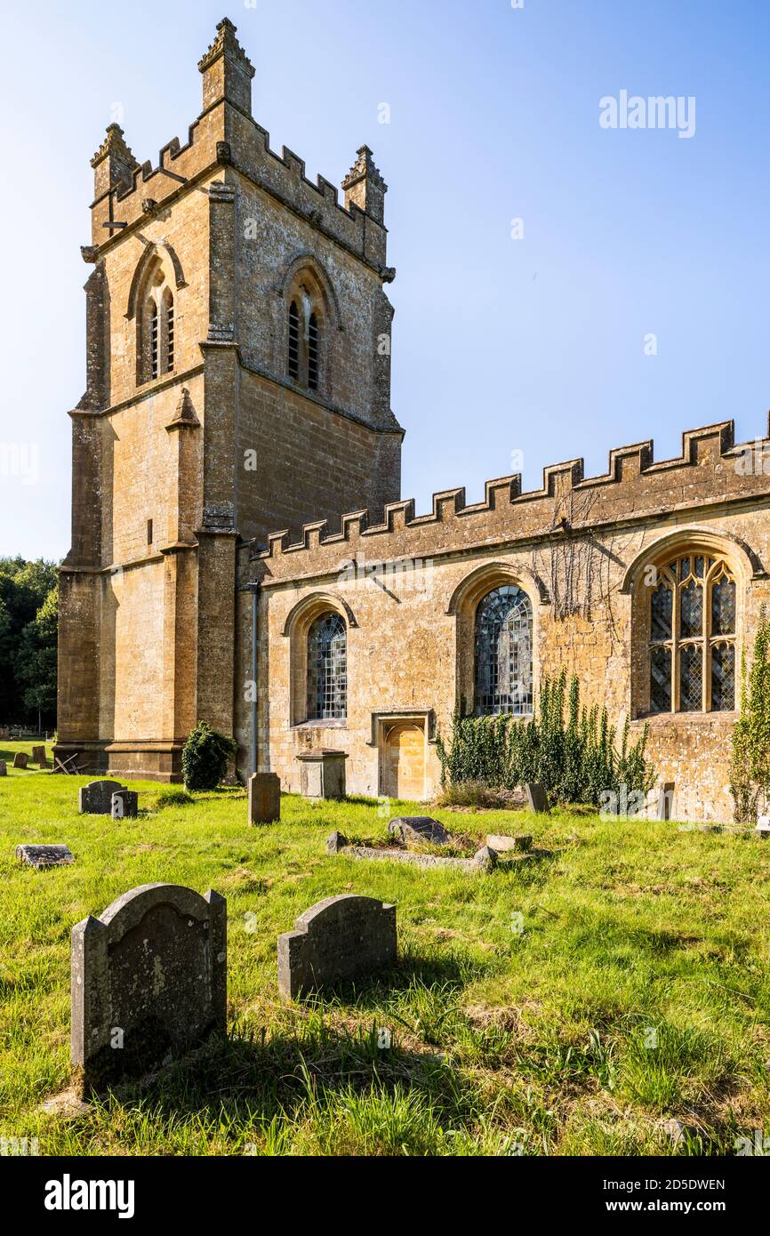 St Mary's Kirche im Cotswold Dorf Temple Guiting, Gloucestershire Großbritannien Stockfoto