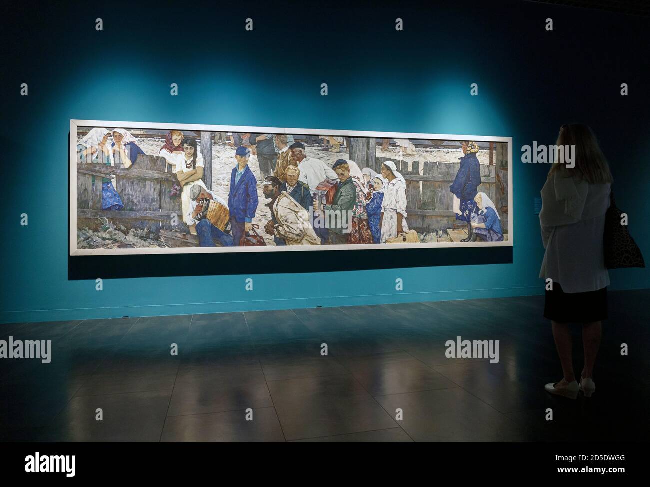 Züge, die die Jungs wegnehmen, ein Werk von Leonid Kabachek aus dem Jahr 1964, 1924 - 2001/2. Ausgestellt in der Filiale des Russischen Staatsmuseums in Malaga, Provinz Malaga, Stockfoto
