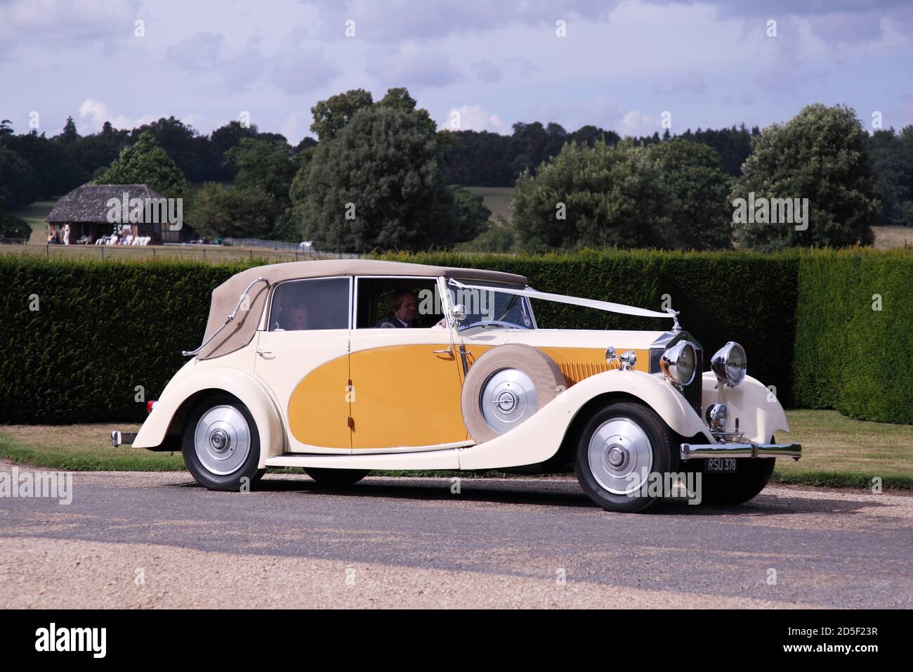 Klassisches Cabriolet Rolls-Royce Rolls Royce Hochzeitswagen oder -Fahrzeug Stockfoto