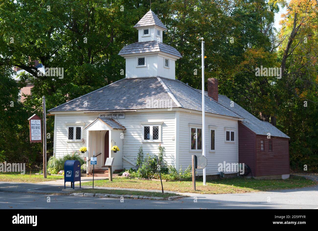 Historisches Deerfield Village, Deerfield, Massachusetts, USA, das US-Postamt. Stockfoto
