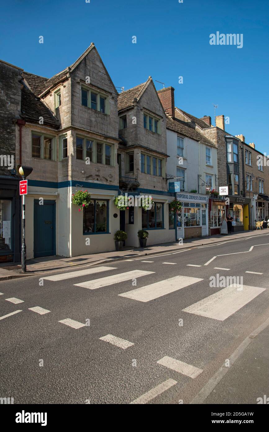 Tetbury, Gloucestershire, England, Großbritannien. 2020. Historische Gebäude und Einkaufsviertel im Stadtzentrum von Tetbury, Gloucestershire und Old Engli Stockfoto