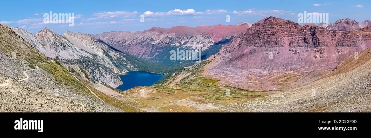 Blick auf den Snowmass Lake vom Trailrider Pass auf der Maroon Bells Loop, Aspen, Colorado, USA Stockfoto