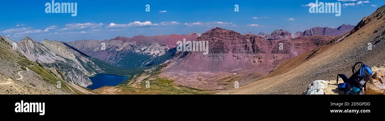 Blick auf den Snowmass Lake vom Trailrider Pass auf der Maroon Bells Loop, Aspen, Colorado, USA Stockfoto