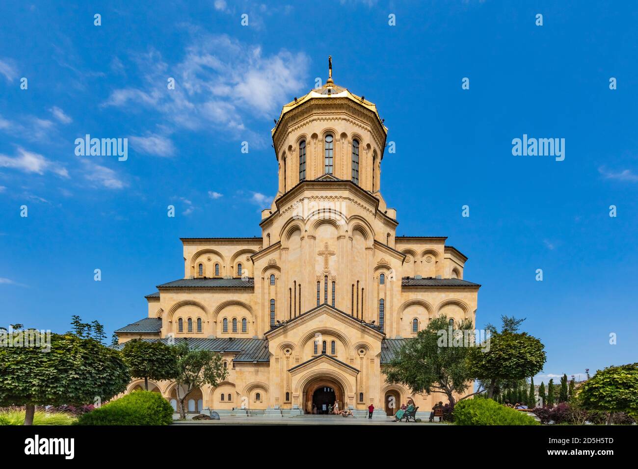 Tiflis , Georgien - 25. August 2019 : Heilige Dreifaltigkeit Kathedrale Kirche Wahrzeichen von Tiflis Georgien Hauptstadt Osteuropa Stockfoto