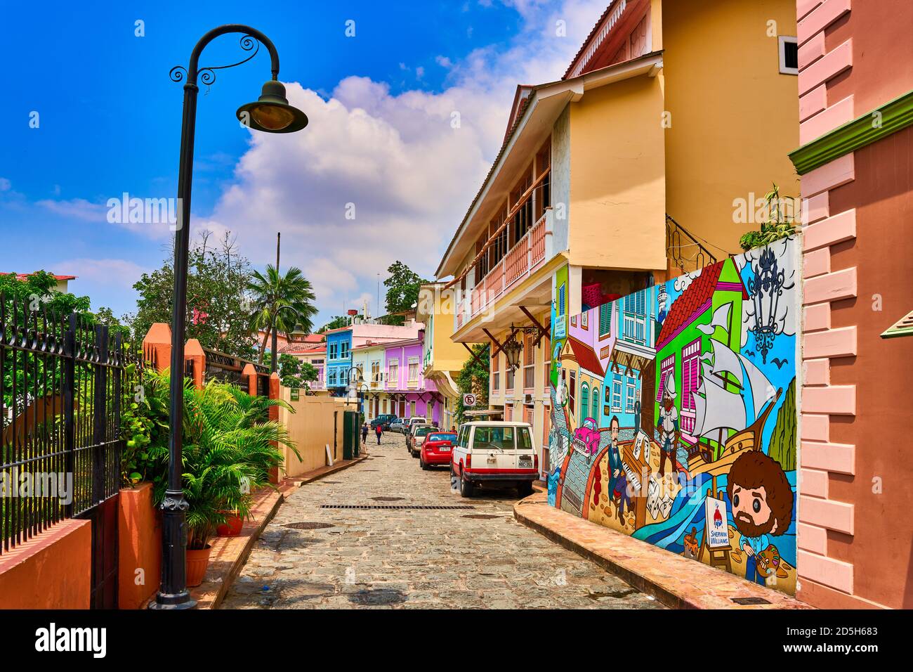 Guayaquil , Ecuador - 7. März 2020 : farbenfrohe Fußgängerzone von Las Penas auf santa Anna Hügel Bezirk Wahrzeichen von Guayaquil Ecuador in Südamerika Stockfoto