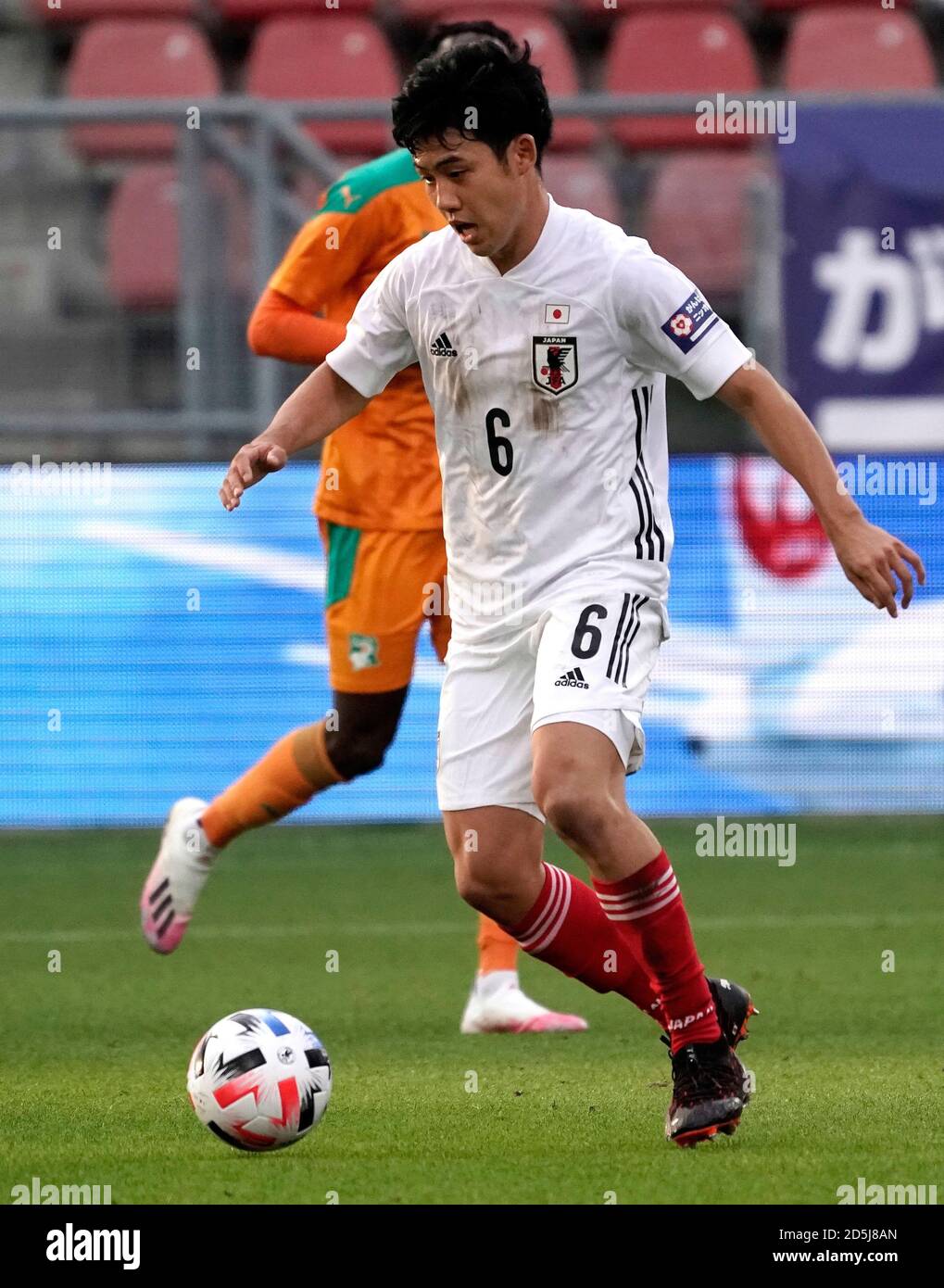 Utrecht, Niederlande. Oktober 2020. ENDO Wataru aus Japan beim internationalen Freundschaftsspiel Japan gegen Elfenbeinküste am 13. Oktober 2020 im Stadion Galgenwaard in Utrecht, Niederlande Foto von SCS/Soenar Chamid/AFLO (HOLLAND OUT)/AFLO Quelle: Aflo Co. Ltd./Alamy Live News Stockfoto