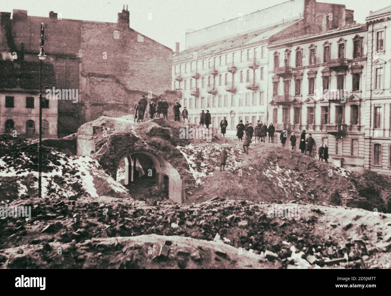 Foto des zerstörten Warschauer Ghettos. Warschau, Polen. 1945 nach dem Warschauer Ghettoaufstand wurde das Ghetto vollständig zerstört. Von den mehr als 56,000 Stockfoto