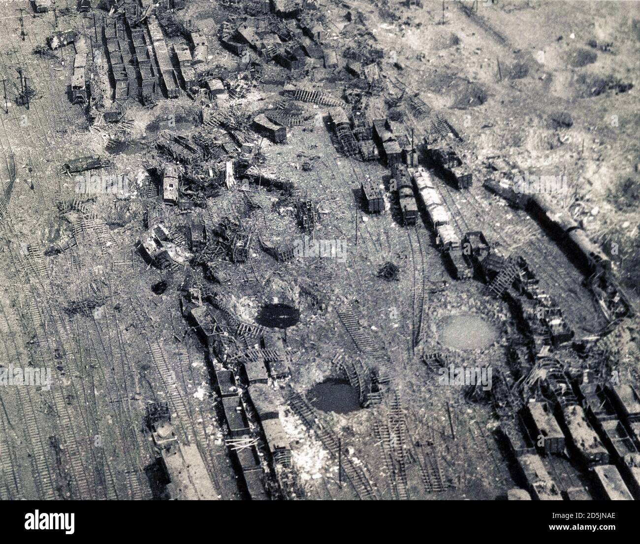 Die Eisenbahnknotenpunkt in der Stadt Limburg (Deutschland), zerstört durch die Bombardierung von leichten und mittleren Bombern aus der 9. Luftdivision der t Stockfoto